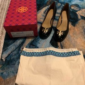 Tory Burch Size 7.5 Black Shoes NIB